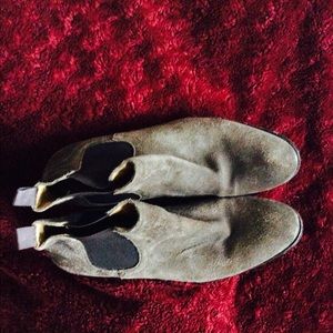 Vintage Shoes - Light Brown Suede Chelsea Boots Vintage Shoes - Light Brown Suede Chelsea Boots